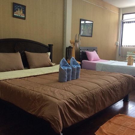 Changphuakgate Guesthouse Chiang Mai Zewnętrze zdjęcie