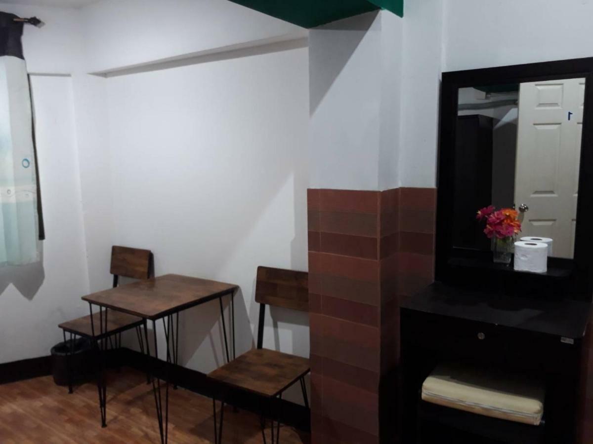 Changphuakgate Guesthouse Chiang Mai Zewnętrze zdjęcie
