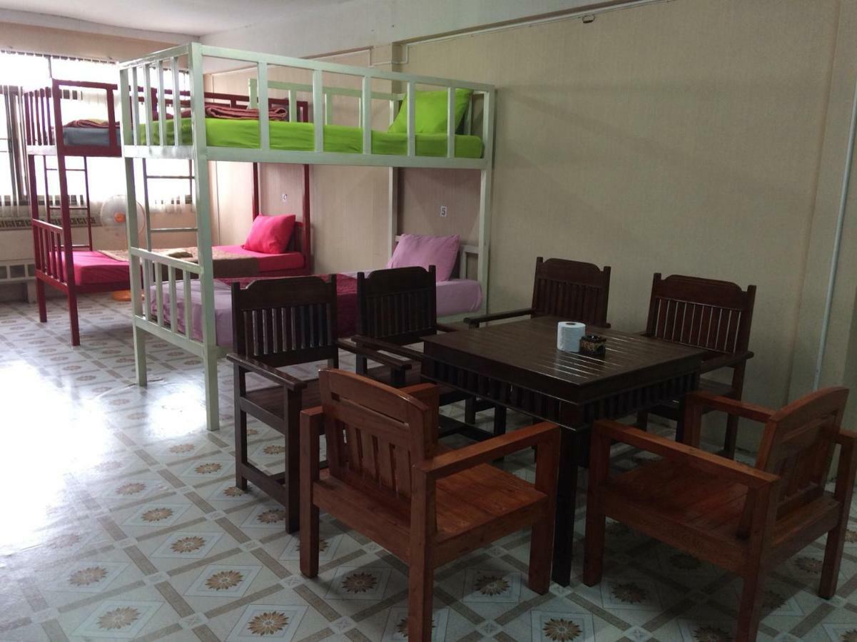 Changphuakgate Guesthouse Chiang Mai Zewnętrze zdjęcie