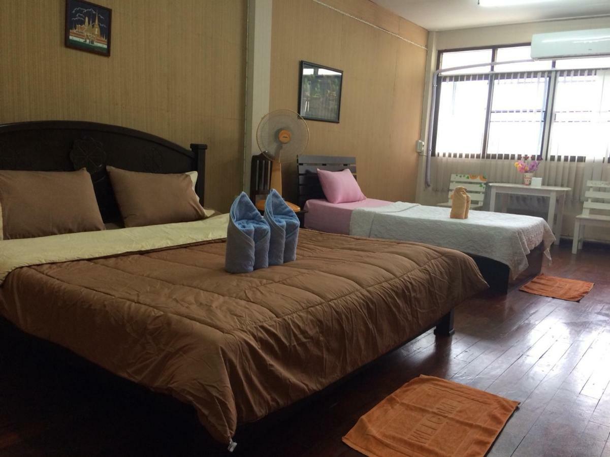 Changphuakgate Guesthouse Chiang Mai Zewnętrze zdjęcie