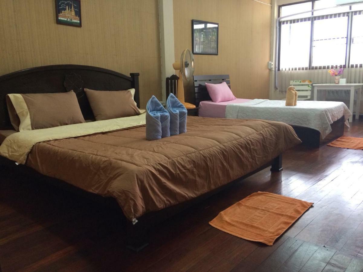 Changphuakgate Guesthouse Chiang Mai Zewnętrze zdjęcie