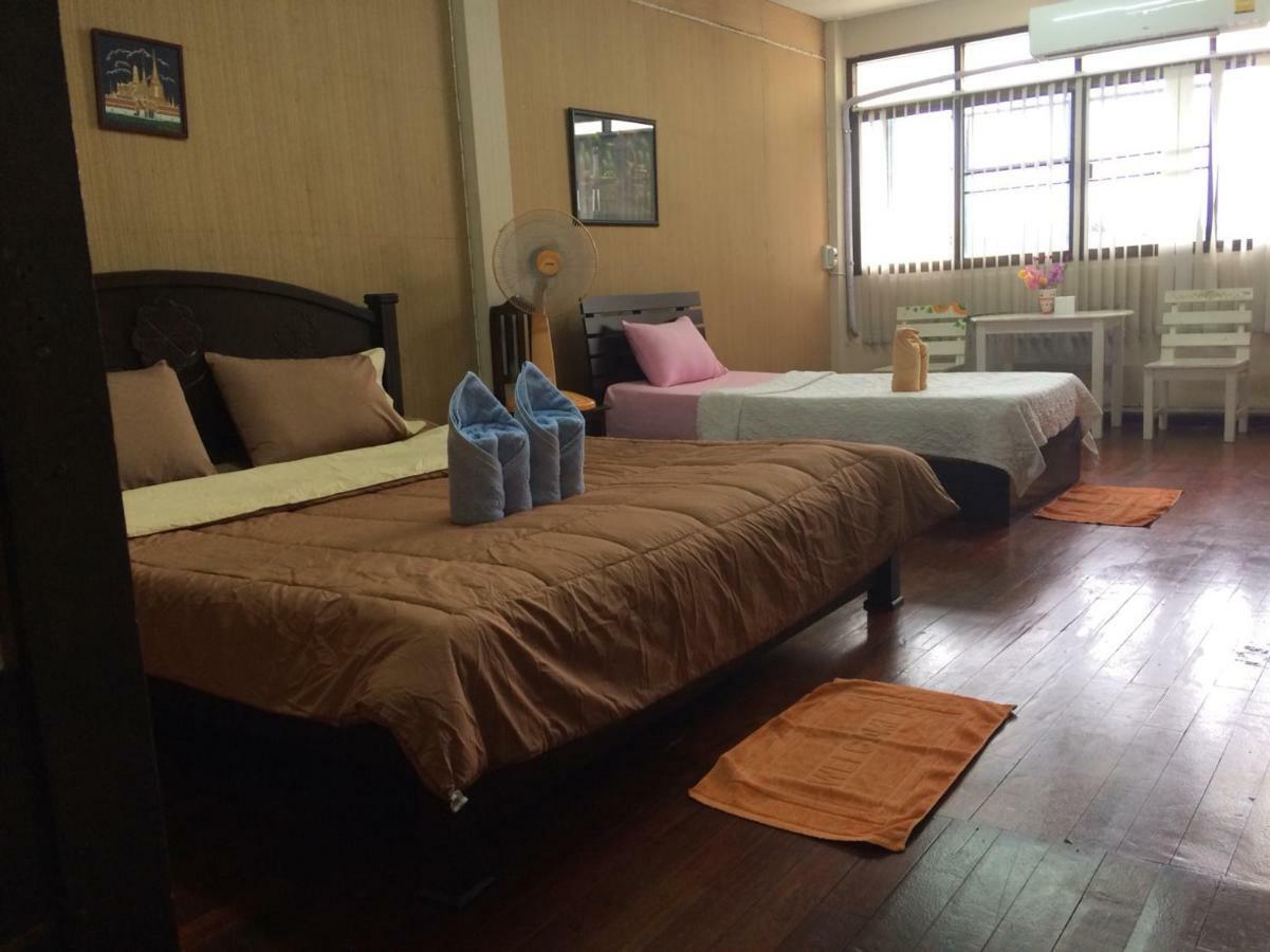 Changphuakgate Guesthouse Chiang Mai Zewnętrze zdjęcie